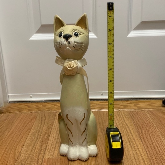 Ornamental Long Neck Cat - Picture 2 of 3